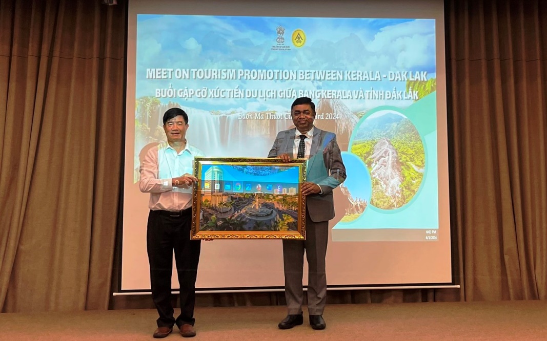 Local enterprises of Dak Lak and Kerala (India) signed a cooperation agreement in tourism