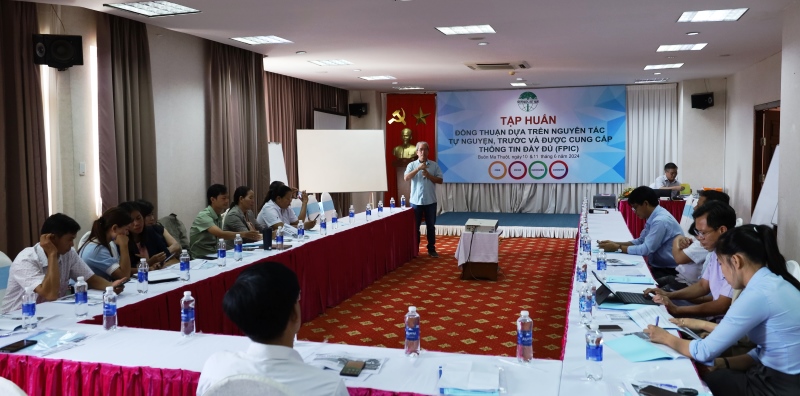 Tập huấn áp dụng đồng thuận dựa trên nguyên tắc tự nguyện, trước và được cung cấp thông tin đầy đủ -FPIC