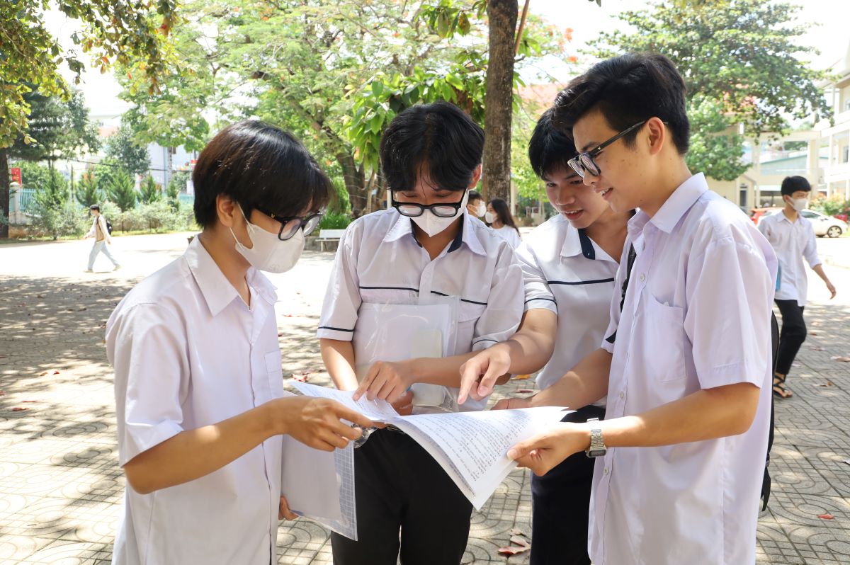 Tổ chức Kỳ thi tốt nghiệp THPT năm 2024 an toàn, nghiêm túc, đúng quy chế, tạo thuận lợi cho thí sinh