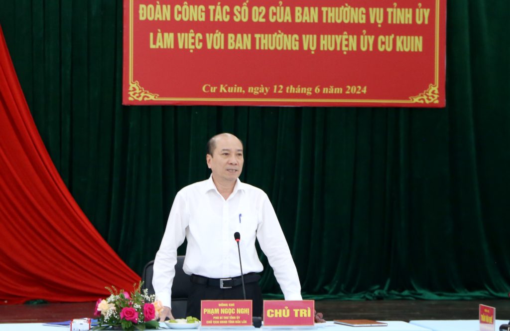 Đoàn công tác của Ban Thường vụ Tỉnh ủy làm việc với Ban Thường vụ Huyện ủy Cư Kuin