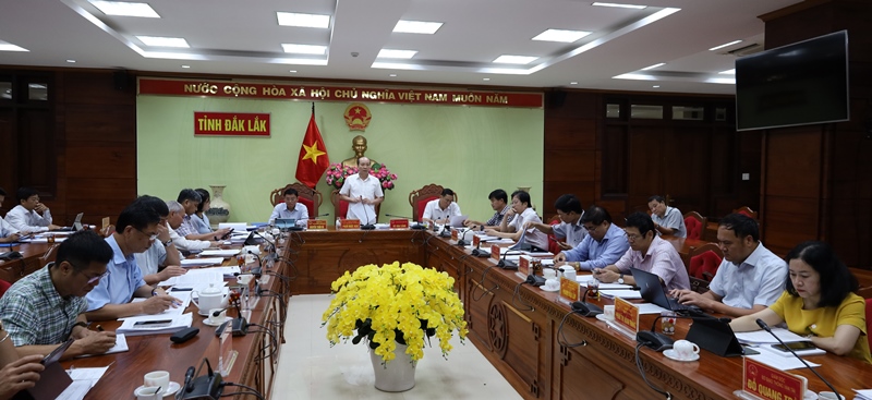 Thành viên UBND tỉnh thông qua các nội dung trình Kỳ họp HĐND tỉnh