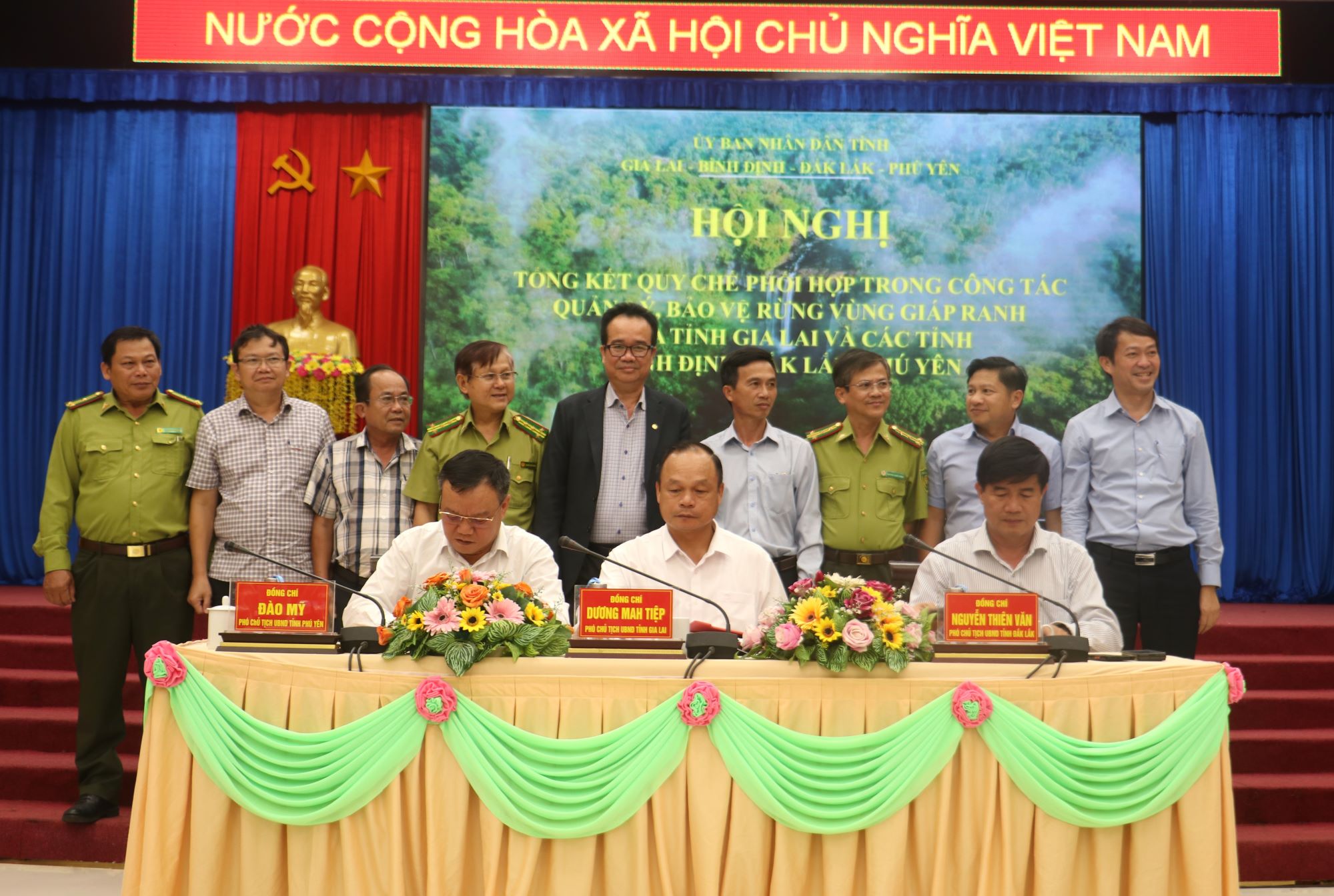 Nâng cao hiệu quả quản lý, bảo vệ rừng vùng giáp ranh