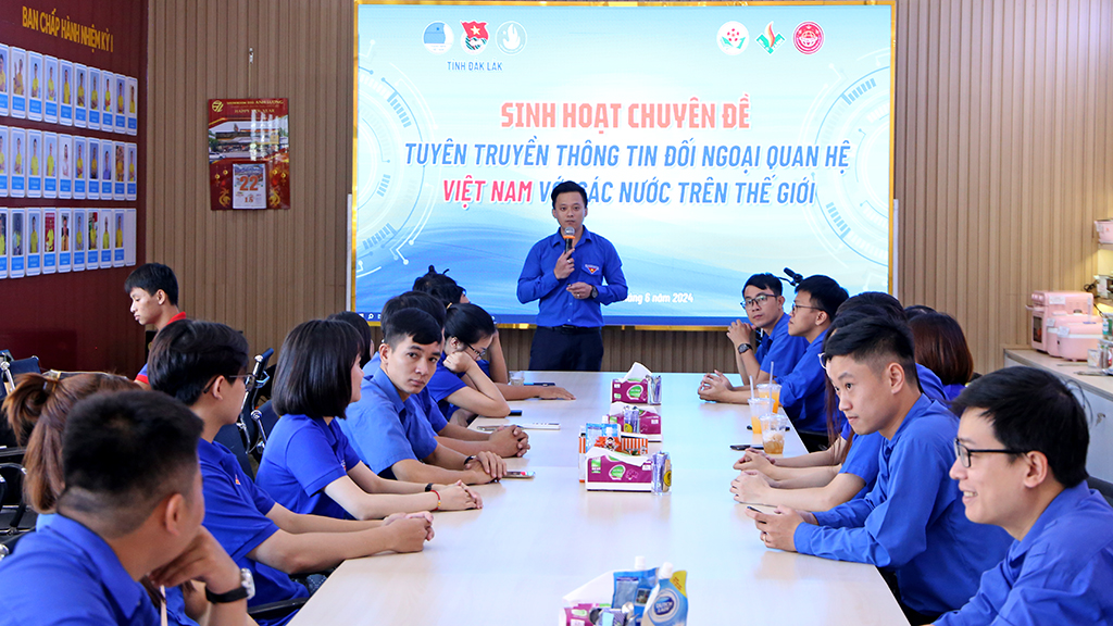 Ngày hội “Tuổi trẻ Đắk Lắk hội nhập quốc tế” và Ngày cao điểm “Chiến sĩ tình nguyện xây dựng đô thị Sáng - Xanh - Sạch - Đẹp - Văn Minh - An toàn”