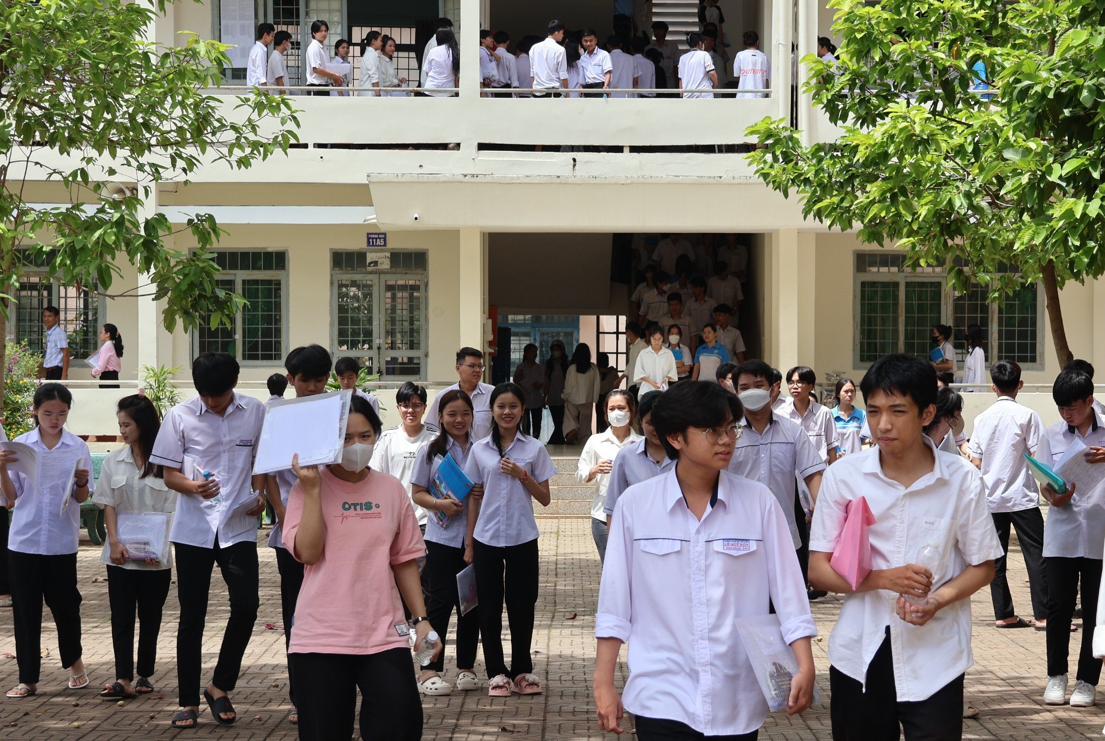 Candidates evaluate the final exam of the High School Graduation Exam 2024 as suitable for students' abilities