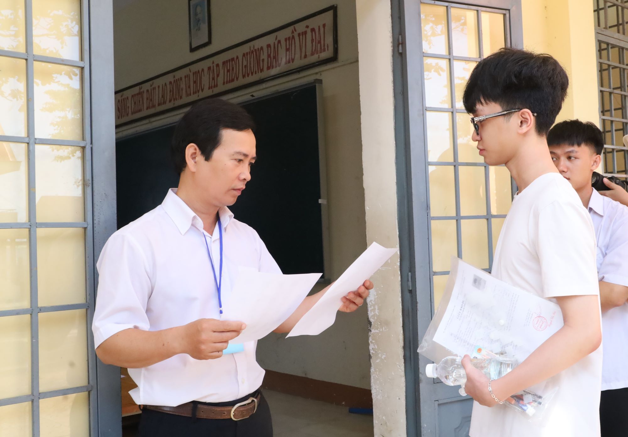 Dak Lak has 99.75% of candidates take the Literature exam