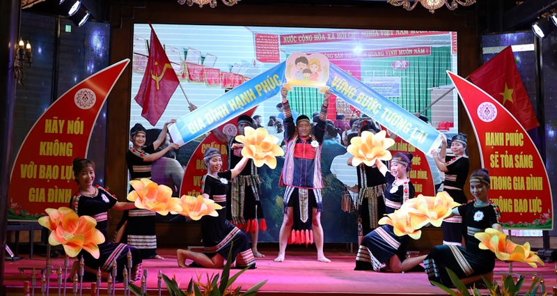 Khai mạc chương trình giao lưu sáng kiến truyền thông về bình đẳng giới và phòng, chống bạo lực gia đình