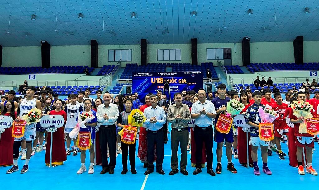 Khởi tranh Giải vô địch bóng rổ 5x5 U18 quốc gia 2024