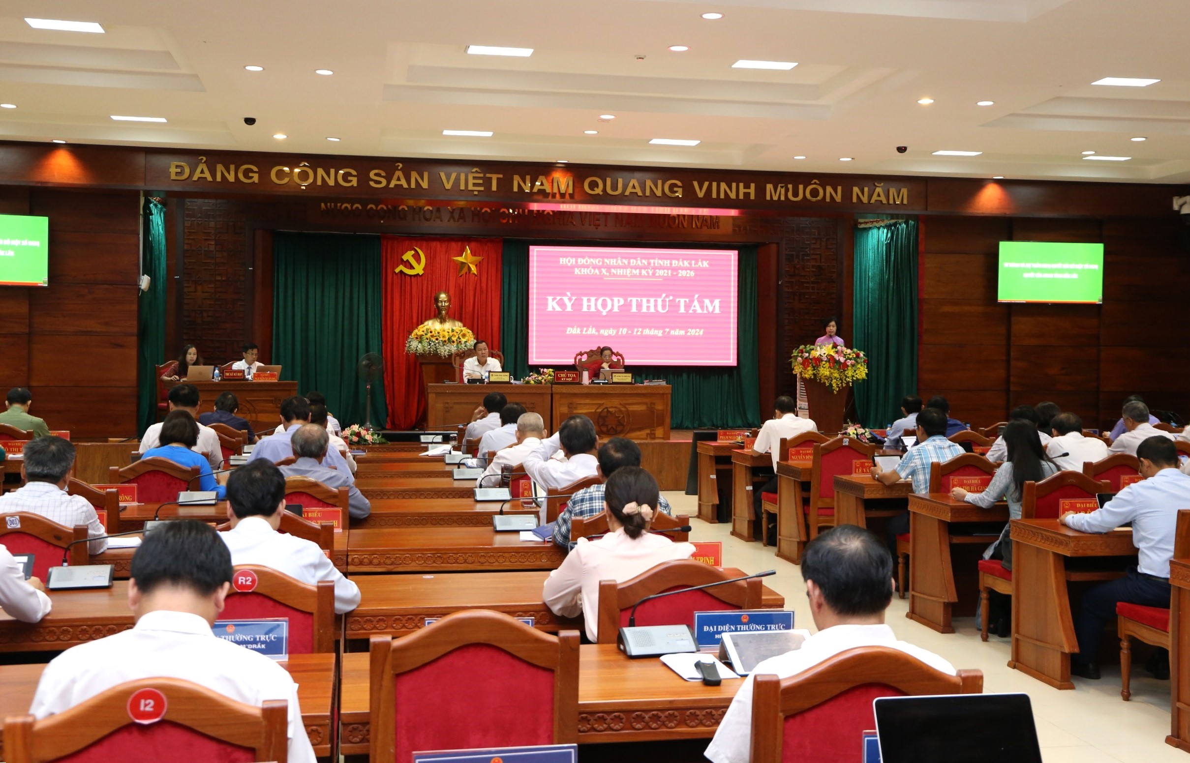 The Eighth Session of the Dak Lak Provincial People's Council, Tenth Tenure, conducted a monitoring session on the sustainable coffee development topic