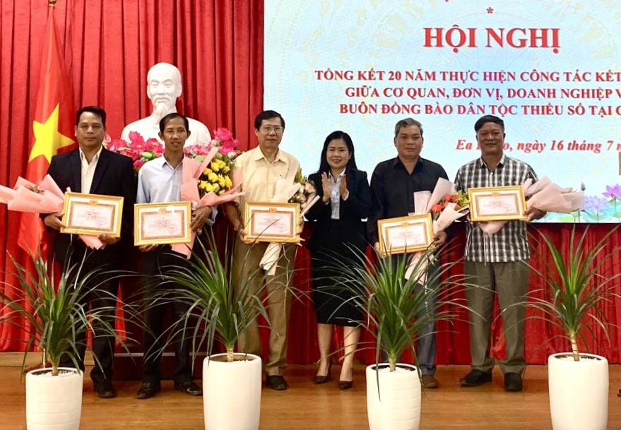 Huyện ủy Ea H’leo tổng kết 20 năm triển khai thực hiện công tác kết nghĩa