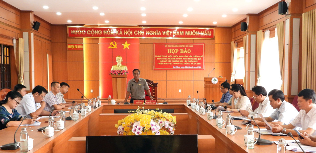 Huyện Ea H’leo thông tin về việc triển khai công tác cưỡng chế các trường hợp lấn chiếm đất tại xã Ea Nam