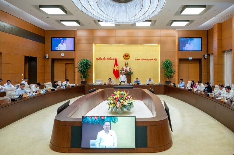 Ủy ban Thường vụ Quốc hội khai mạc Phiên họp chuyên đề pháp luật tháng 8/2024