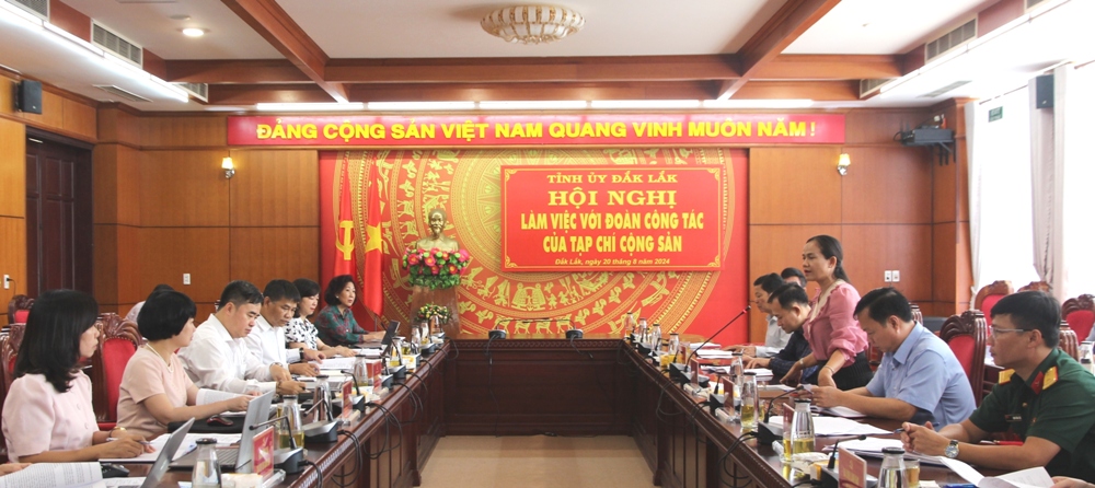 Đoàn công tác của Tạp chí Cộng sản làm việc với Thường trực Tỉnh ủy Đắk Lắk