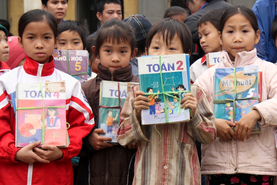 Phê duyệt kế hoạch lựa chọn nhà thầu: Mua đồ dùng học tập hỗ trợ cho trẻ em khó khăn tại 6 xã triển khai Dự án Tăng cường năng lực và thúc đẩy thực hành bảo vệ trẻ em trong sản xuất cà phê