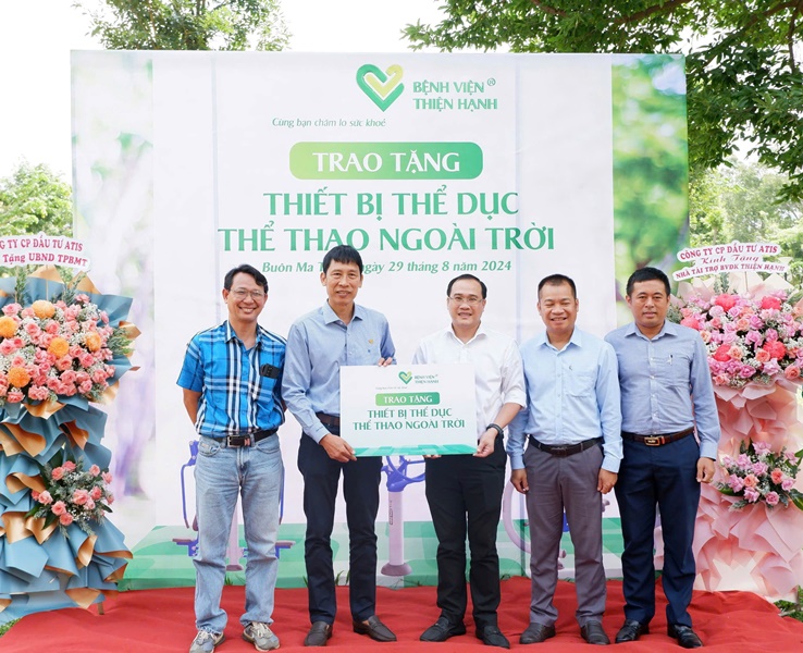 Bệnh viện đa khoa Thiện Hạnh trao tặng 10 thiết bị tập thể dục chất lượng cao cho nhân dân thành phố Buôn Ma Thuột