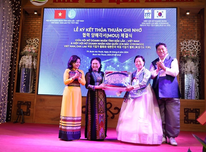 The Provincial Women Entrepreneurs Association of Dak Lak and the North Gyeonggi Women Entrepreneurs Association of South Korea has signed a cooperation agreement for trade exchange.