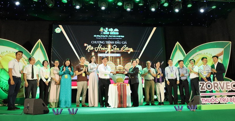 Bán đấu giá “Nữ hoàng sầu riêng Ri6” trị giá hơn 1,4 tỉ đồng