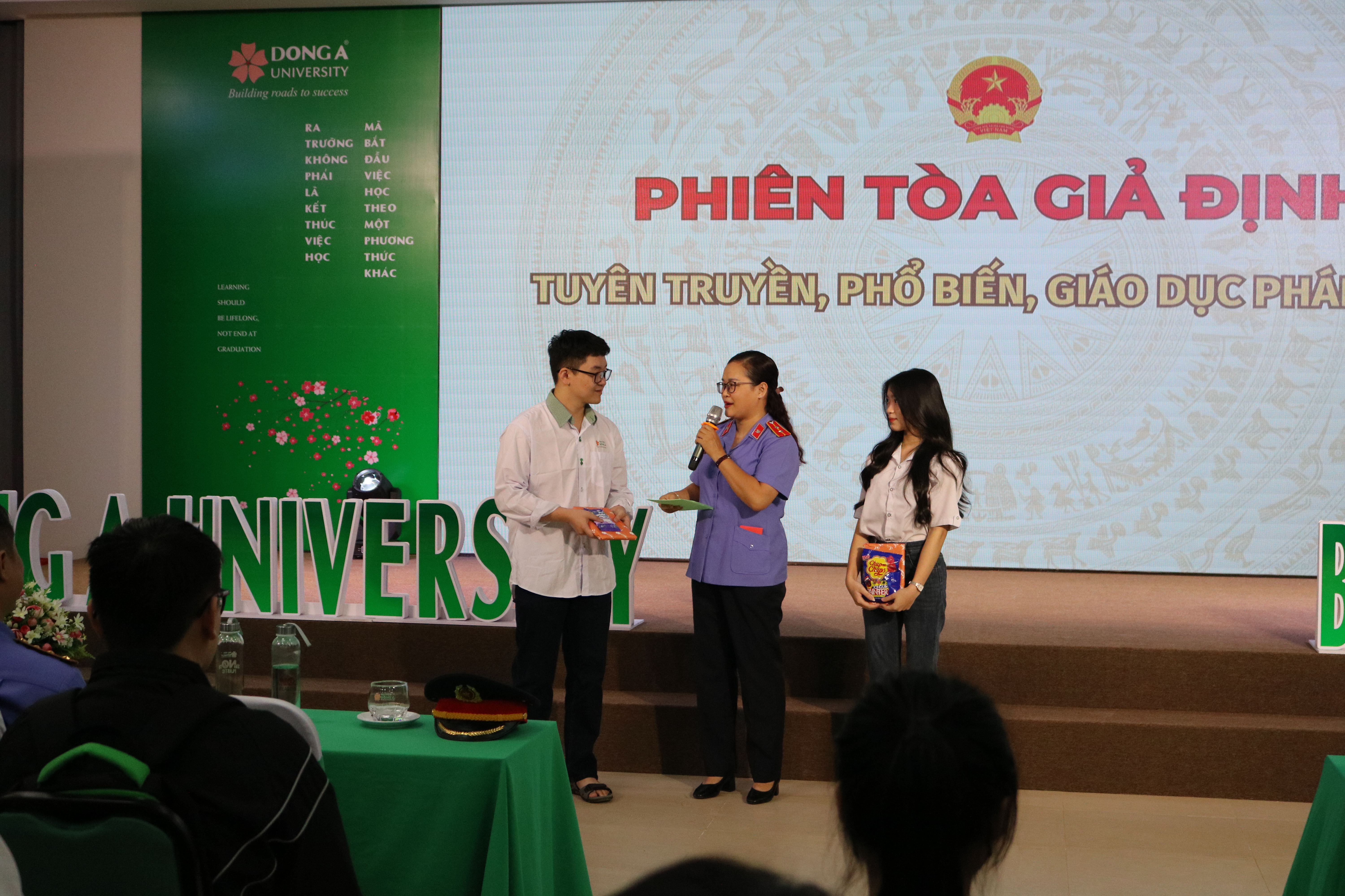 Hơn 500 sinh viên tham dự Phiên tòa giả định tuyên truyền giáo dục pháp luật