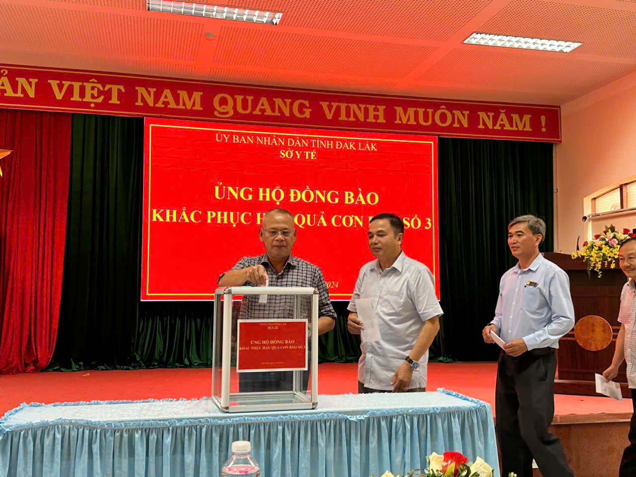 Công đoàn ngành y tế quyên góp hơn 1,8 tỷ đồng hỗ trợ đồng bào các tỉnh phía Bắc bị thiệt hại do bão số 3