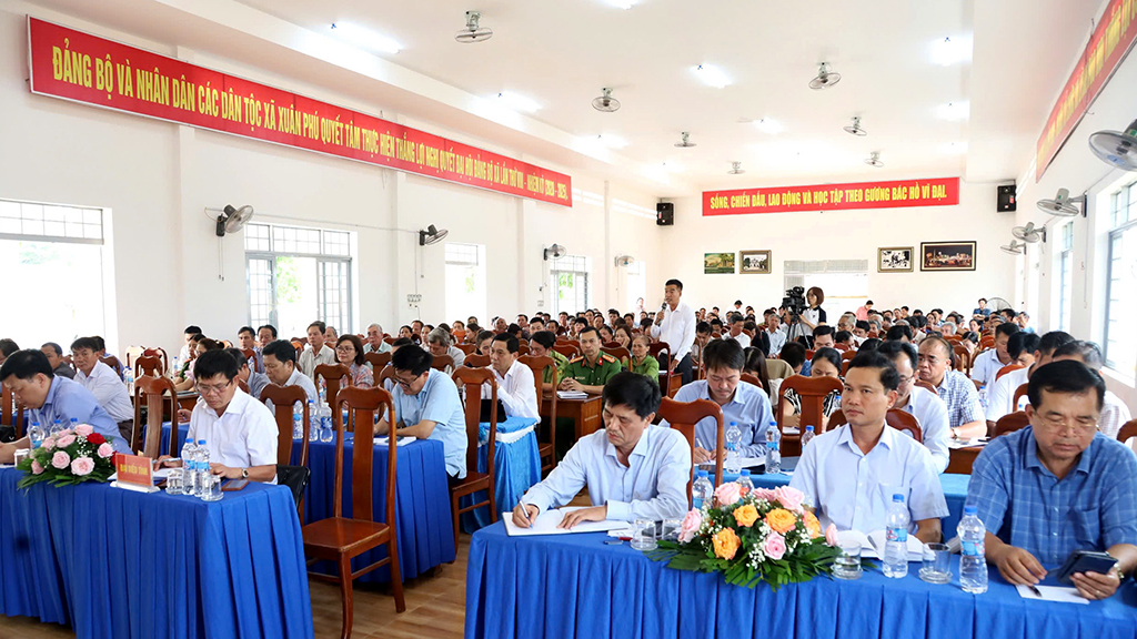 Gần 200 cử tri huyện Ea Kar tham gia Hội nghị tiếp xúc cử tri trước kỳ họp thứ 8, Quốc hội khóa XV