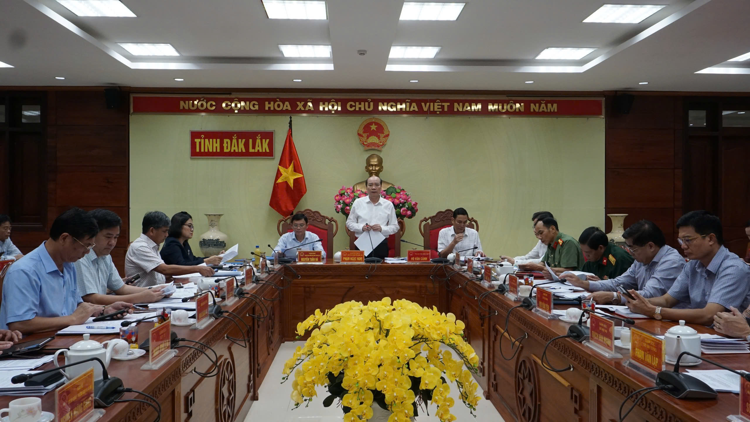 Thành viên UBND tỉnh thông qua nhiều nội dung quan trọng