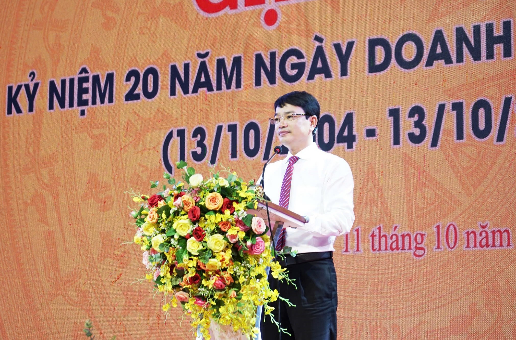 Buon Ho town organized a meeting with businesses and entrepreneurs.