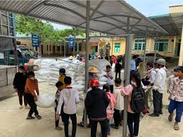 Tiếp nhận gạo dự trữ quốc gia hỗ trợ cho học sinh năm học 2024-2025