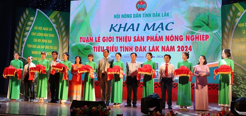 Khai mạc Tuần lễ giới thiệu sản phẩm nông nghiệp tiêu biểu năm 2024.