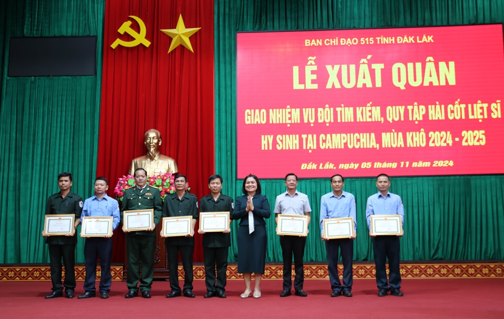 Lễ xuất quân, giao nhiệm vụ thực hiện tìm kiếm, quy tập hài cốt liệt sĩ tại Campuchia