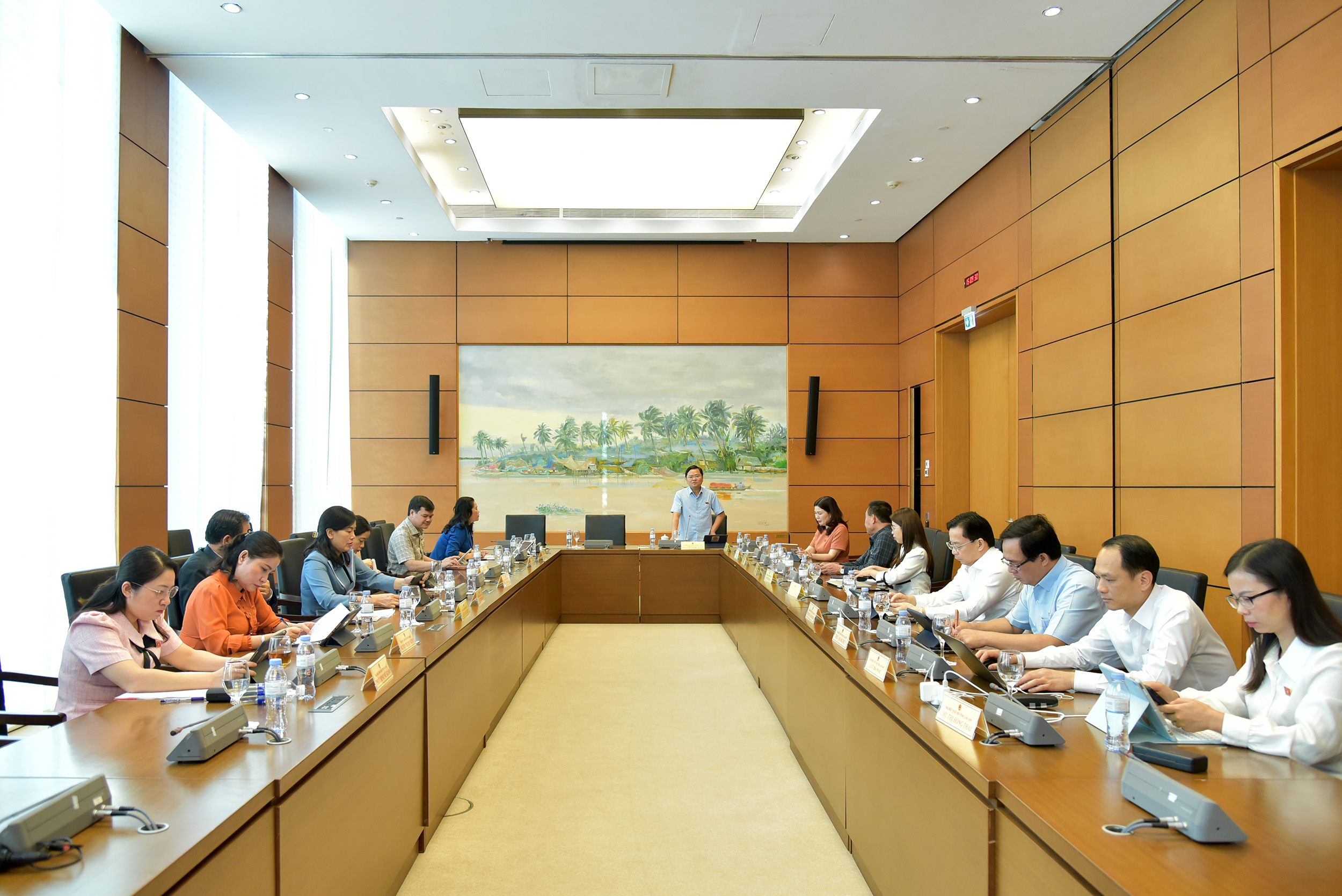 Đoàn đại biểu Quốc hội tỉnh Đắk Lắk thảo luận tại tổ về chương trình mục tiêu quốc gia phòng, chống ma túy