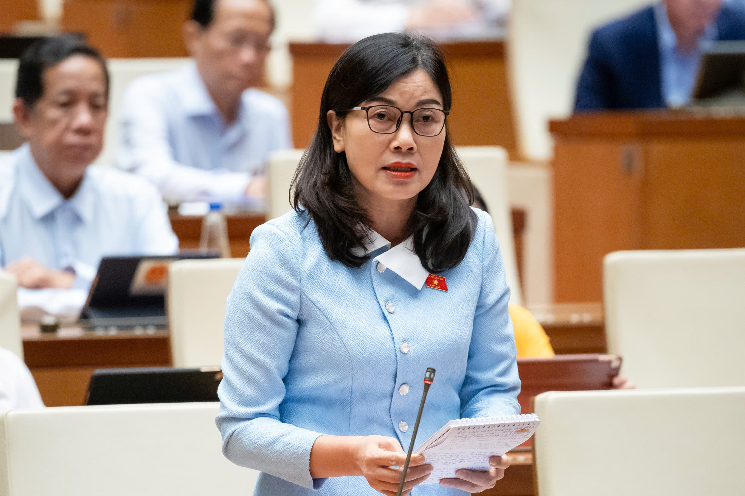 Đại biểu Quốc hội tỉnh Đắk Lắk tham gia chất vấn nhóm vấn đề thuộc lĩnh vực y tế