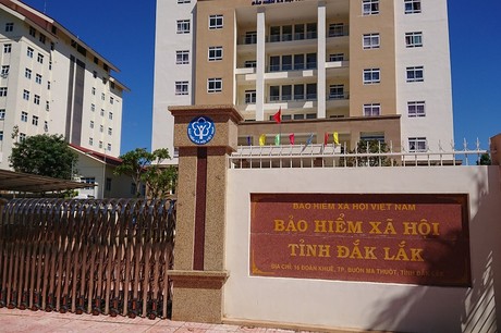 Cho Công ty Bảo Việt Đắk Lắk - Tổng Công ty Bảo hiểm Bảo Việt gia hạn sử dụng 1.097,7m2 đất tại phường Tự An, thành phố Buôn Ma Thuột khi hết thời hạn sử dụng đất để sử dụng vào mục đích đất thương mại, dịch vụ