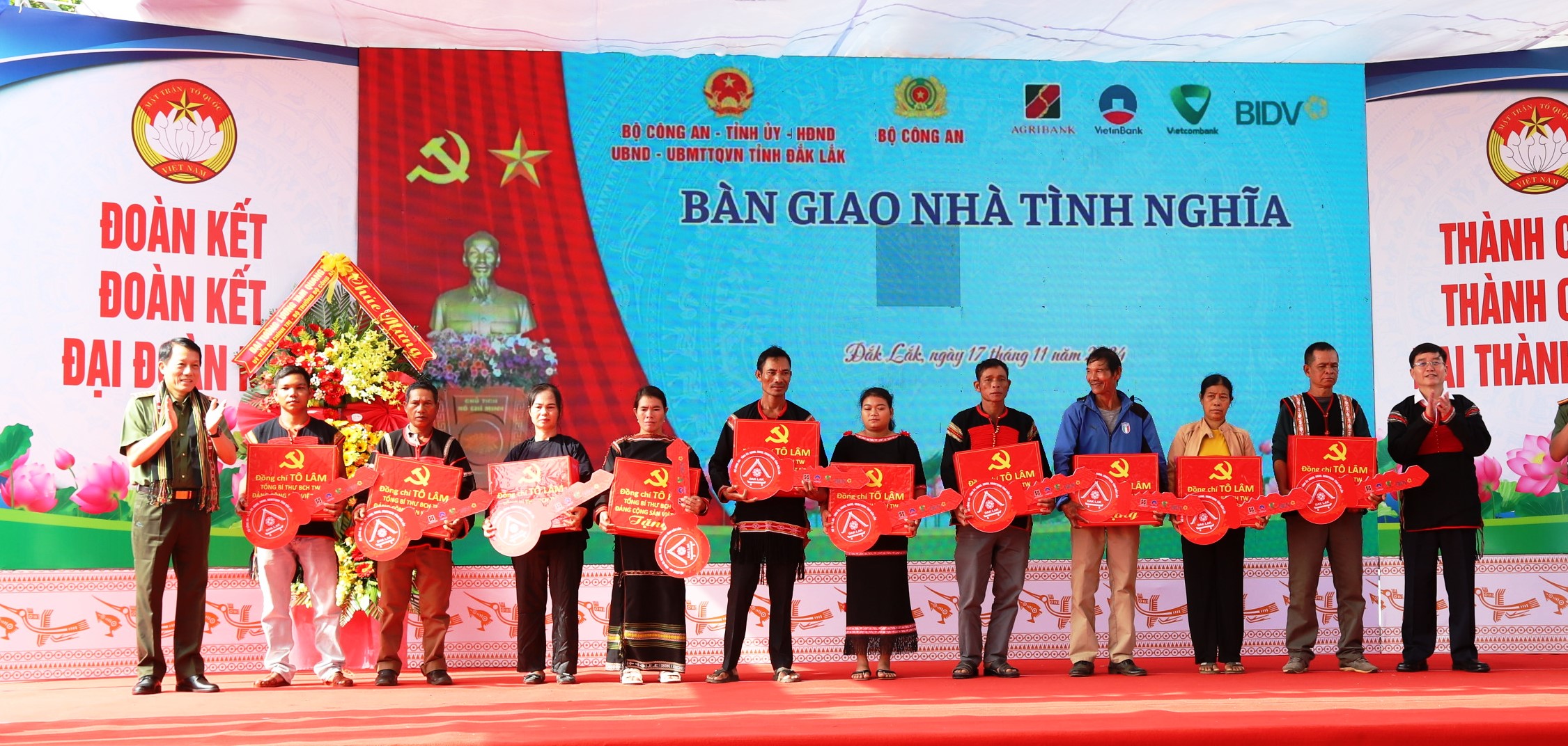 Bộ trưởng Bộ Công an Lương Tam Quang dự Ngày hội Đại đoàn kết tại Đắk Lắk