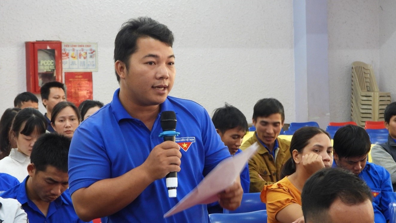 Chủ tịch UBND huyện Ea H’Leo đối thoại với thanh niên năm 2024