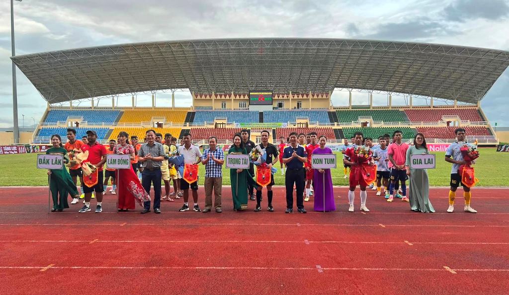 Đắk Lắk tham dự Giải bóng đá Thanh niên dân tộc thiểu số các tỉnh Tây Nguyên
