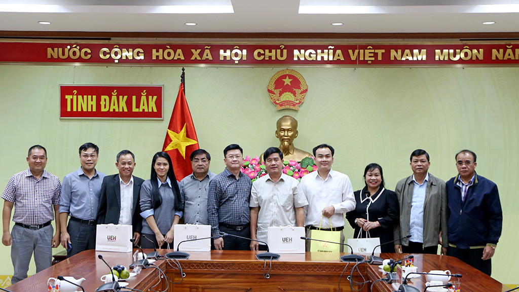 UBND tỉnh làm việc với Đại học Kinh tế thành phố Hồ Chí Minh