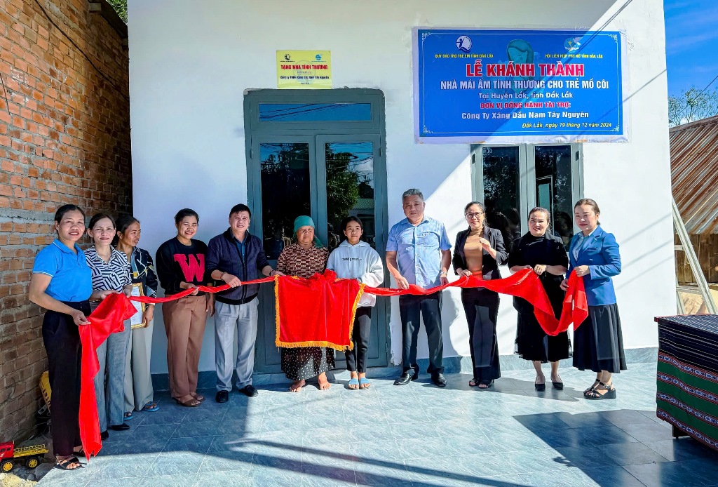 Tặng mái ấm tình thương cho trẻ em mồ côi tại huyện Lắk