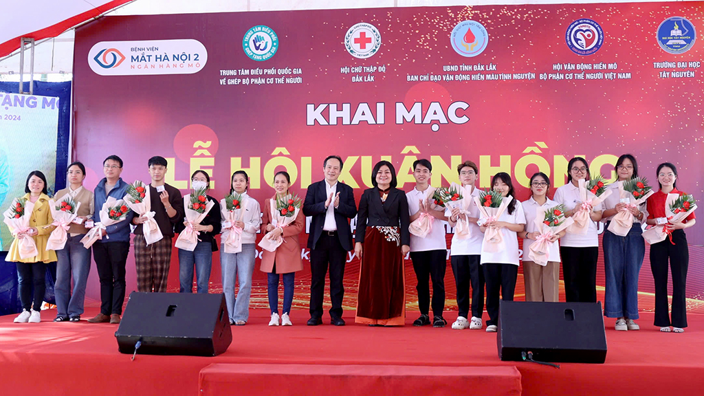 Lễ hội Xuân hồng: Hiến tặng 460 đơn vị máu phục vụ cấp cứu và điều trị trong dịp Tết Nguyên đán 2025