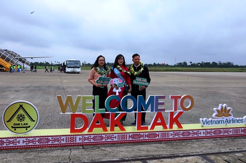 Dak Lak welcomes its 1.5 millionth tourist on the first day of the New Year 2025.