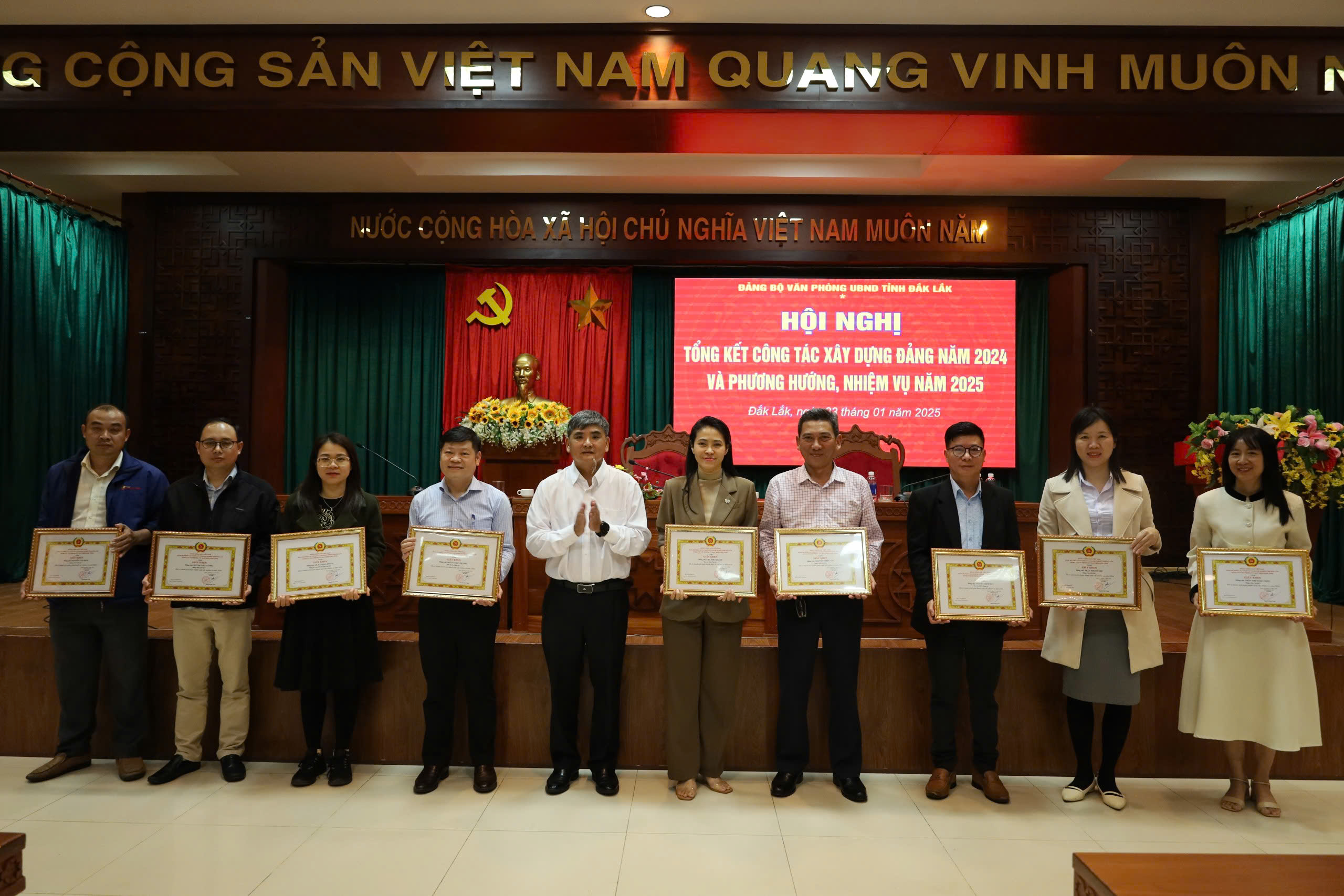 Đảng bộ Văn phòng UBND tỉnh tập trung đổi mới phương thức lãnh đạo phù hợp với tình hình thực tiễn