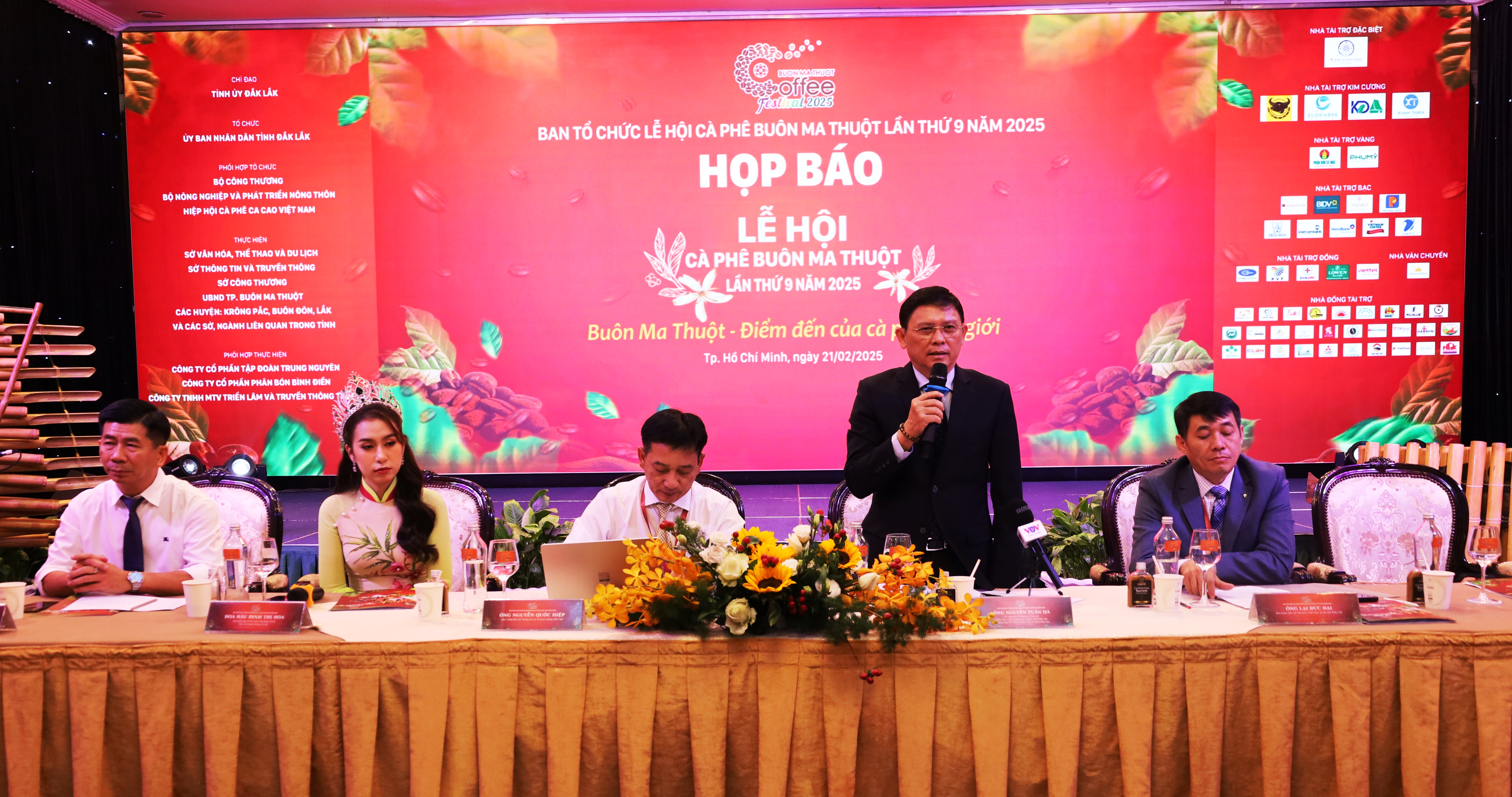 Lễ hội Cà phê Buôn Ma Thuột lần thứ 9 năm 2025 sẽ đổi mới nhiều hoạt động ấn tượng, phong phú và ý nghĩa.