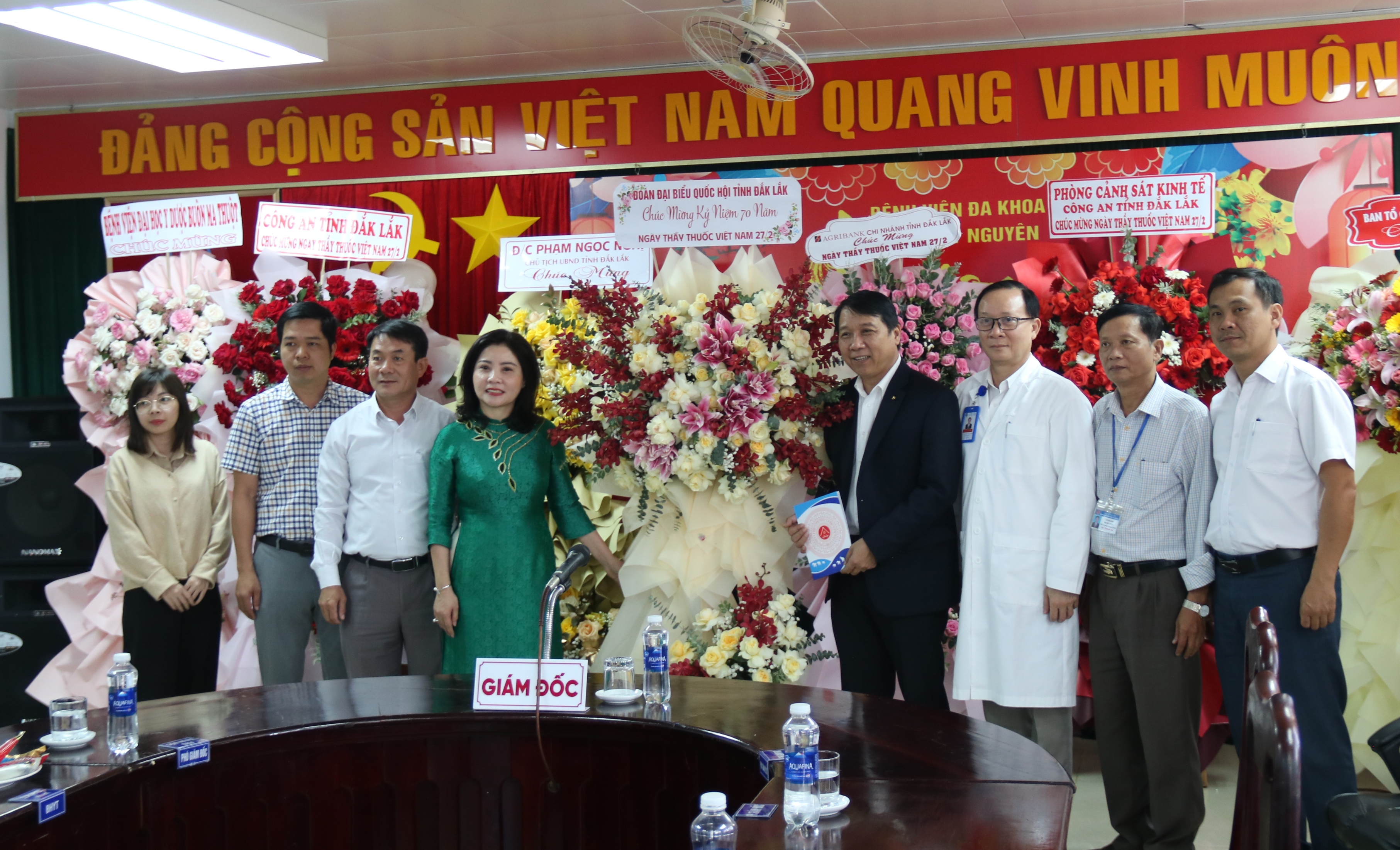 Đoàn Đại biểu Quốc hội tỉnh thăm và chúc mừng Ngày Thầy thuốc Việt Nam các cơ sở y tế