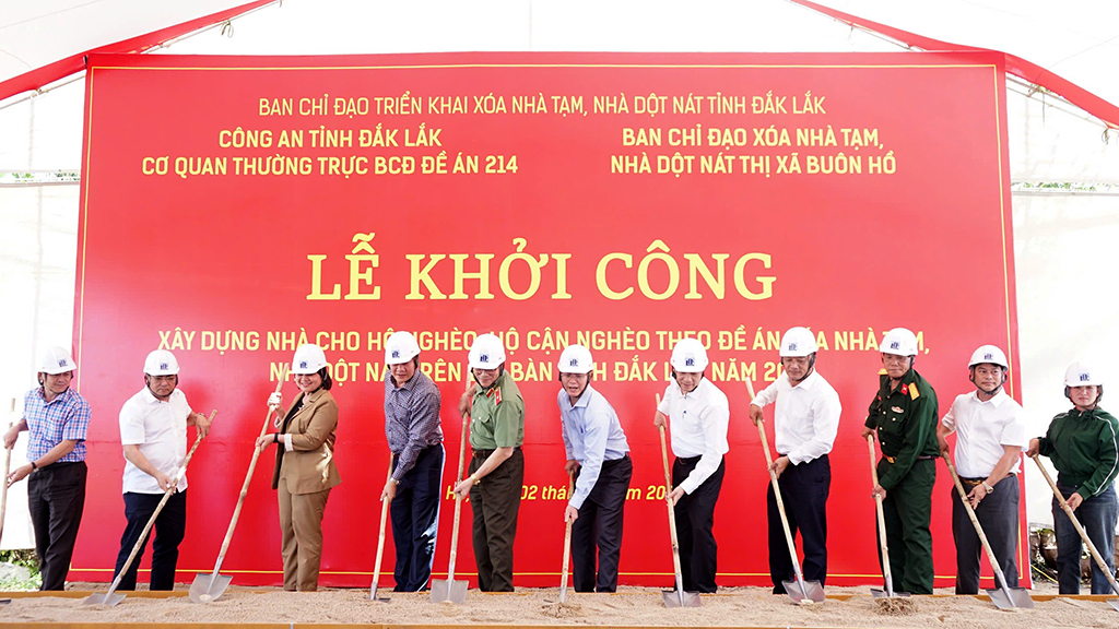 Khởi công xây dựng nhà trao tặng hộ gia đình khó khăn tại thị xã Buôn Hồ