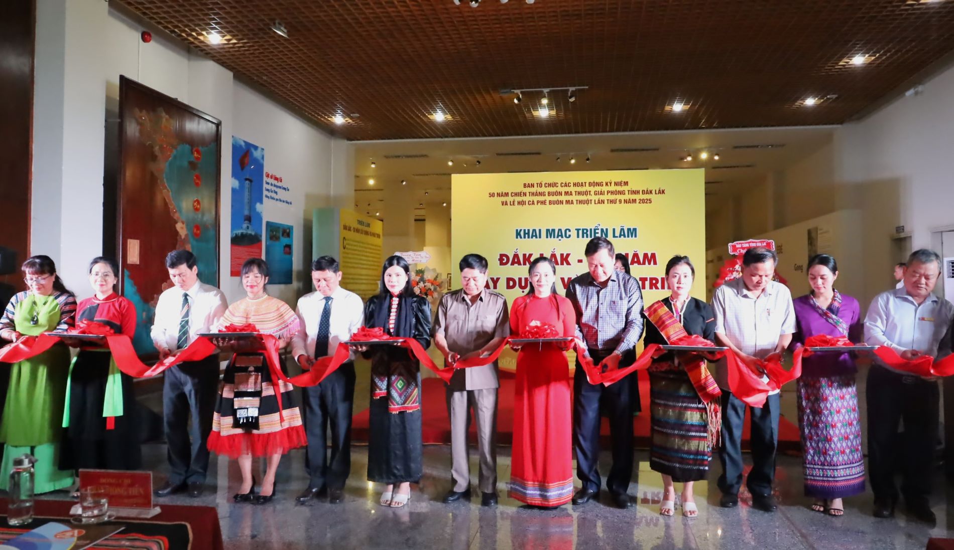 Khai mạc Triển lãm “Đắk Lắk - 50 năm xây dựng và phát triển”