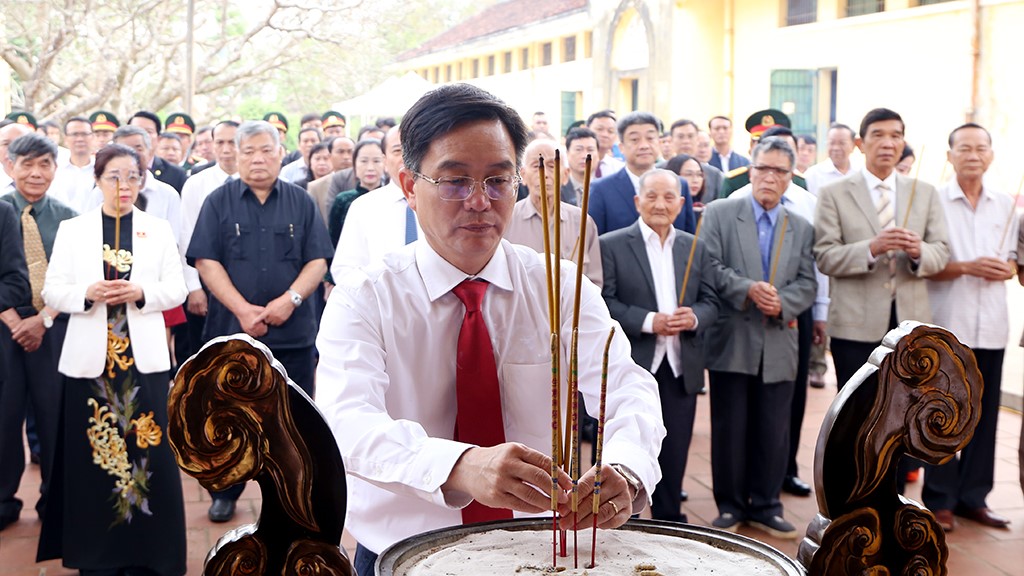 Worship Ceremony in Commemoration of Revolutionary Soldiers Who Sacrificed at Buon Ma Thuot Prison on the Occasion of the 50th Anniversary of the Victory of Buon Ma Thuot.