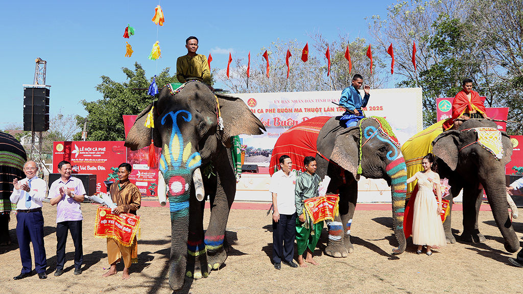 Khai mạc Hội voi Buôn Đôn năm 2025