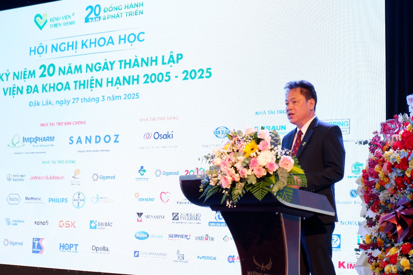 Gần 800 đại biểu dự hội nghị khoa học kỷ niệm 20 năm ngày thành lập Bệnh viện Đa khoa Thiện Hạnh