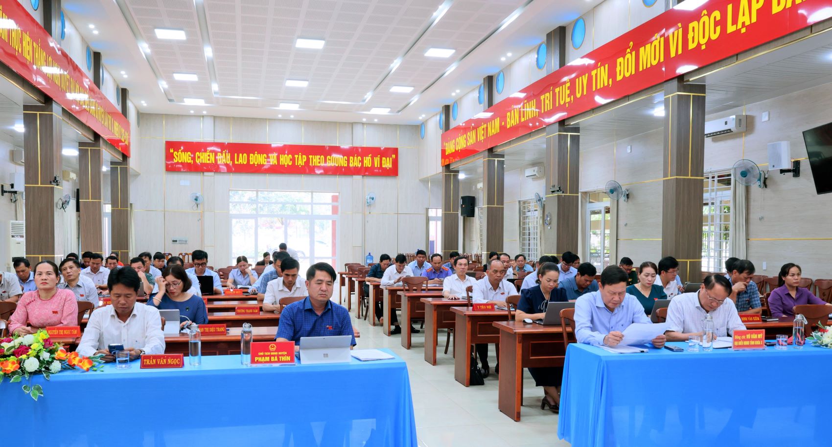 Kỳ họp chuyên đề lần thứ 11 HĐND huyện Krông Năng khóa VIII