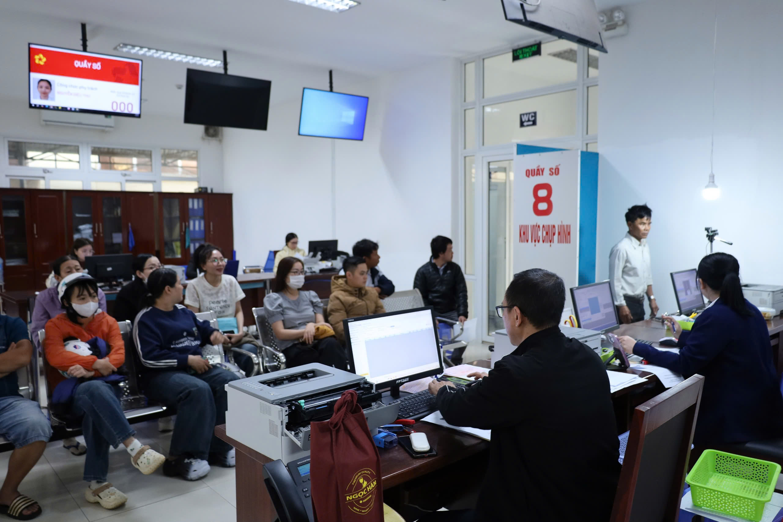 Từ ¼ triển khai mô hình liên thông “Công chứng - Văn phòng Đăng ký đất đai - Cơ quan Thuế”  giải quyết nhanh hồ sơ về đất đai