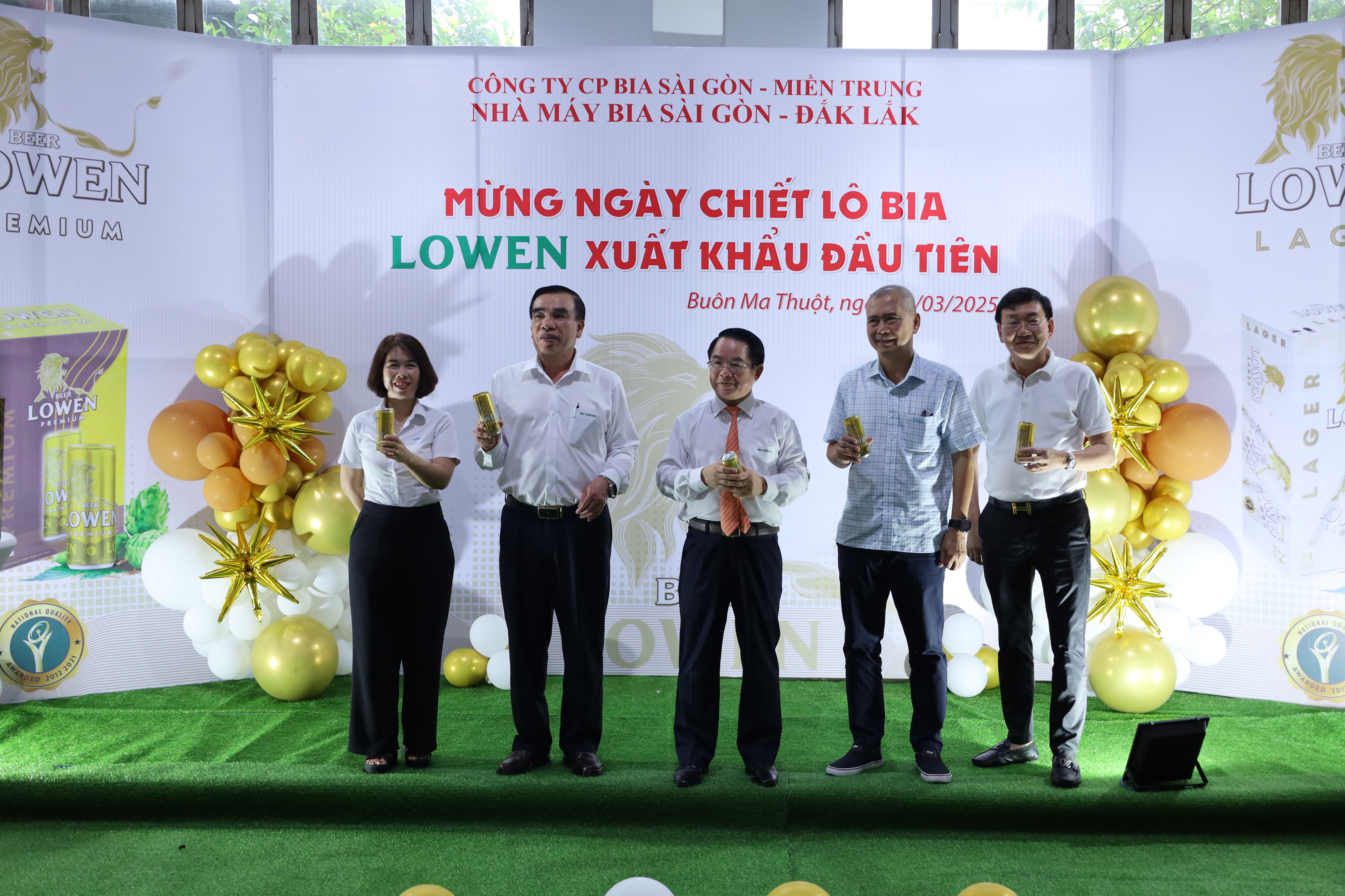 Nhà máy Bia Sài Gòn - Đắk Lắk ra mắt mẻ bia đầu tiên dành cho xuất khẩu sang thị trường Indonesia, Malaysia