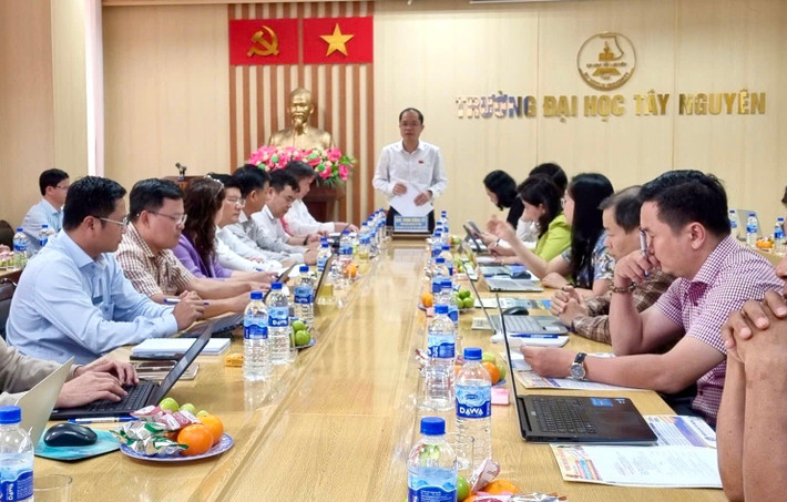 Đoàn giám sát của Ủy ban Thường vụ Quốc hội làm việc với Trường Đại học Tây Nguyên